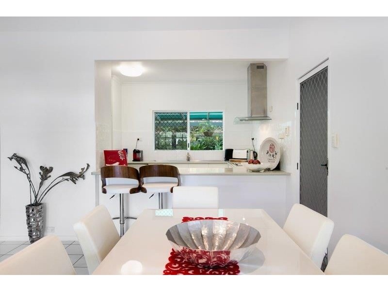 9 Andrea Close, Mooroobool QLD 4870