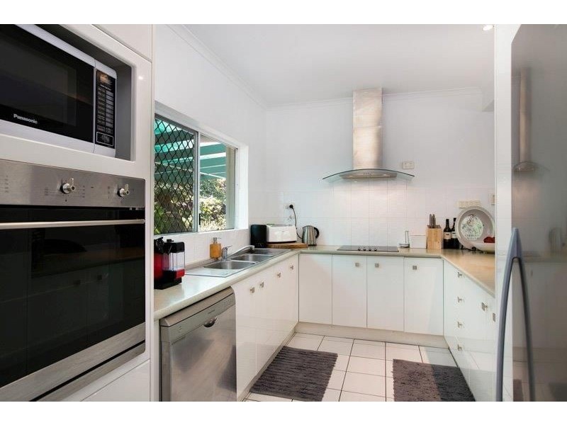 9 Andrea Close, Mooroobool QLD 4870