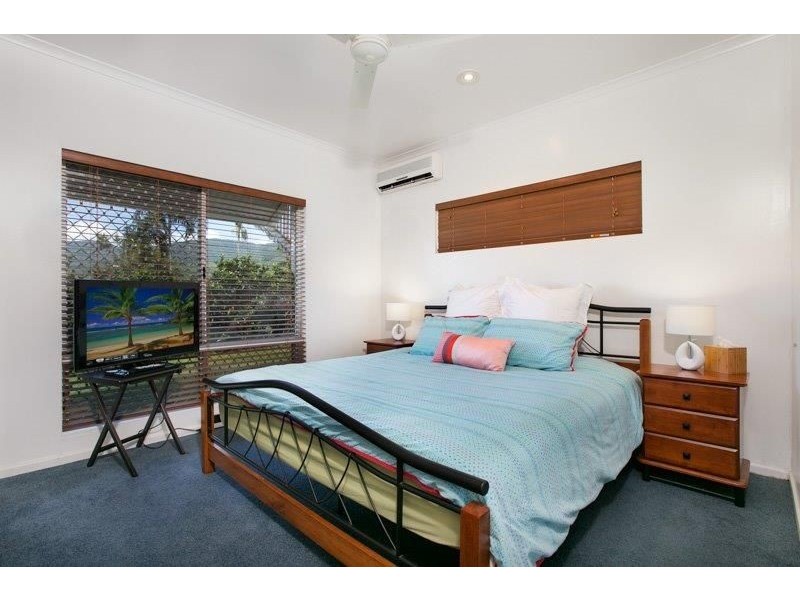 9 Andrea Close, Mooroobool QLD 4870