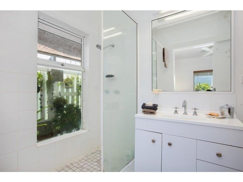 9 Andrea Close, Mooroobool QLD 4870