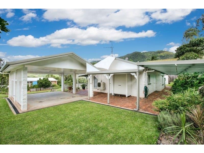 9 Andrea Close, Mooroobool QLD 4870