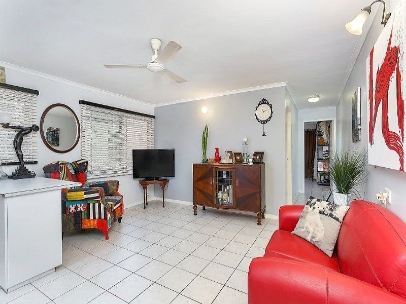 10/284 Lake Street, Cairns North QLD 4870