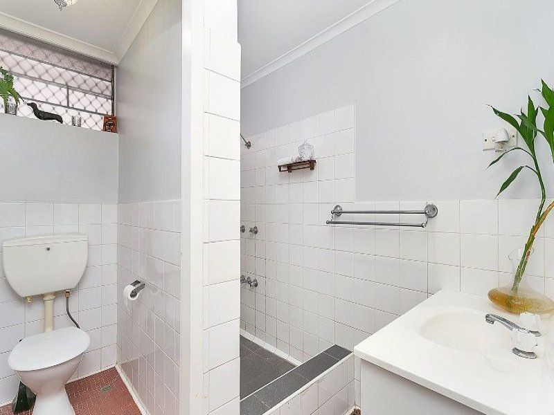 10/284 Lake Street, Cairns North QLD 4870
