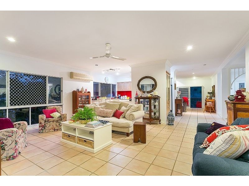 70 Summerhill Drive, Mooroobool QLD 4870