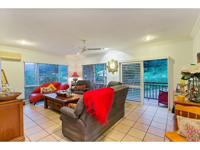 70 Summerhill Drive, Mooroobool QLD 4870