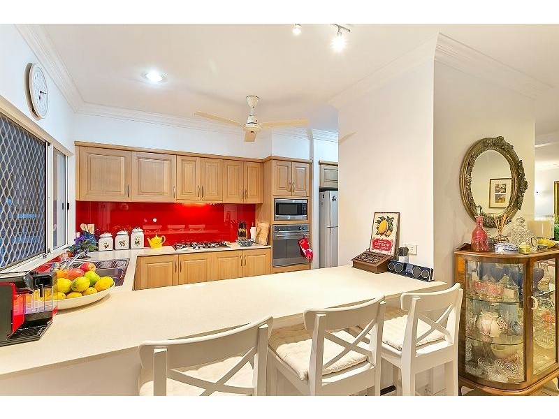 70 Summerhill Drive, Mooroobool QLD 4870