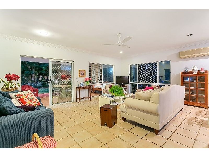 70 Summerhill Drive, Mooroobool QLD 4870