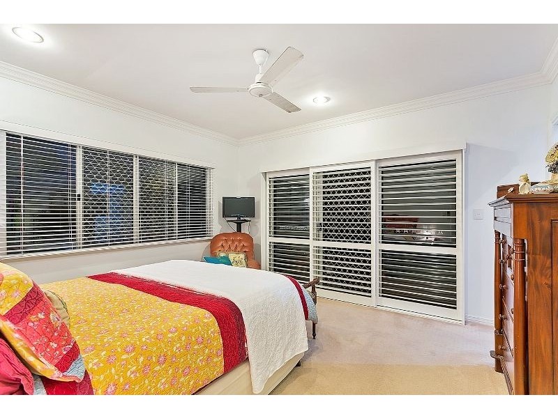 70 Summerhill Drive, Mooroobool QLD 4870