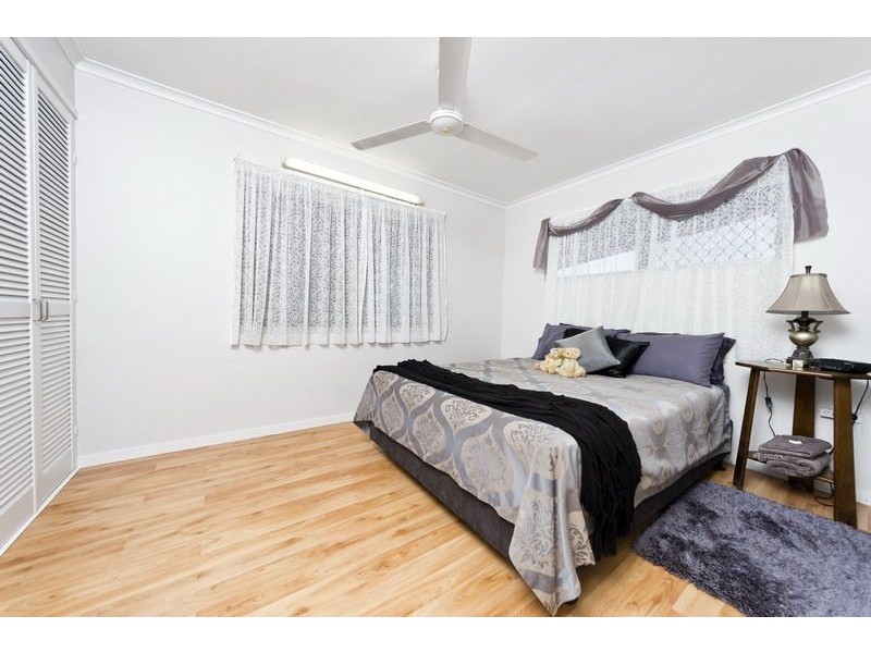 8 Holly Street, Mooroobool QLD 4870