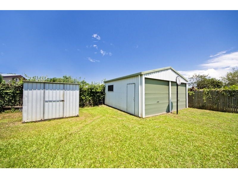 8 Holly Street, Mooroobool QLD 4870