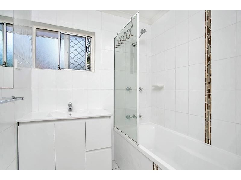30 Beatrice Street, Mooroobool QLD 4870