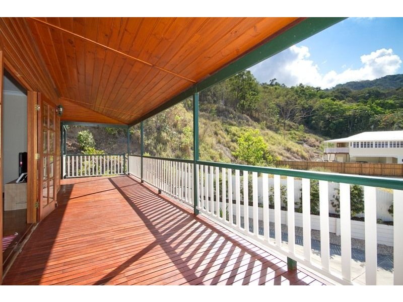 7 Hillside Close, Aeroglen QLD 4870