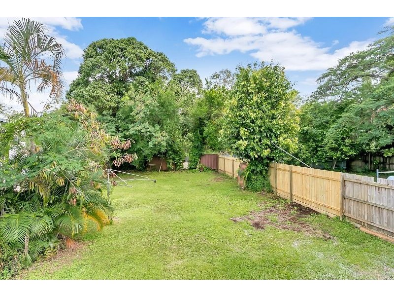 331 Mcleod Street, Cairns North QLD 4870