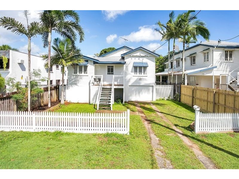 331 Mcleod Street, Cairns North QLD 4870