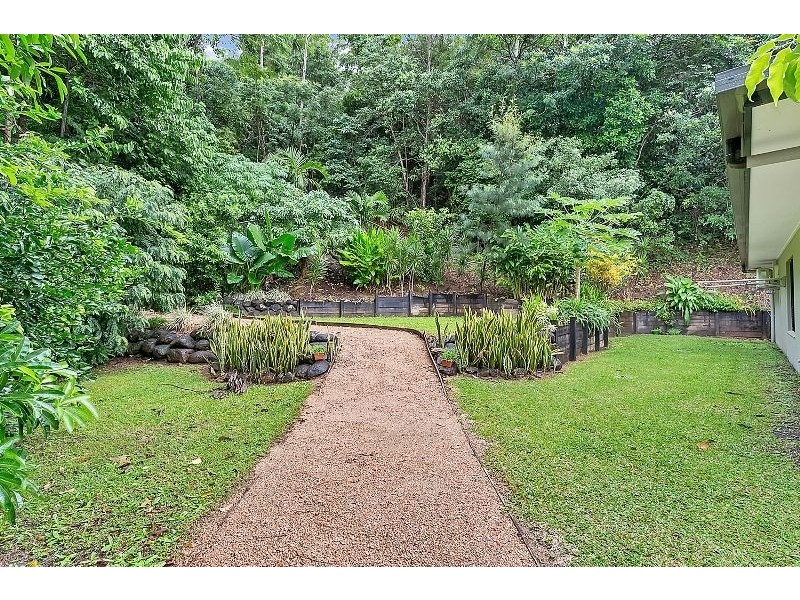 14 Cambanora Place, Mooroobool QLD 4870