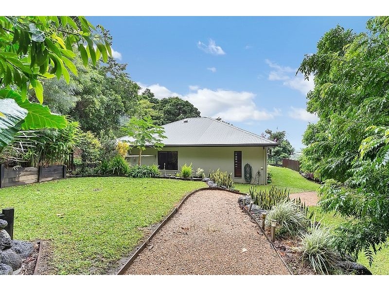 14 Cambanora Place, Mooroobool QLD 4870