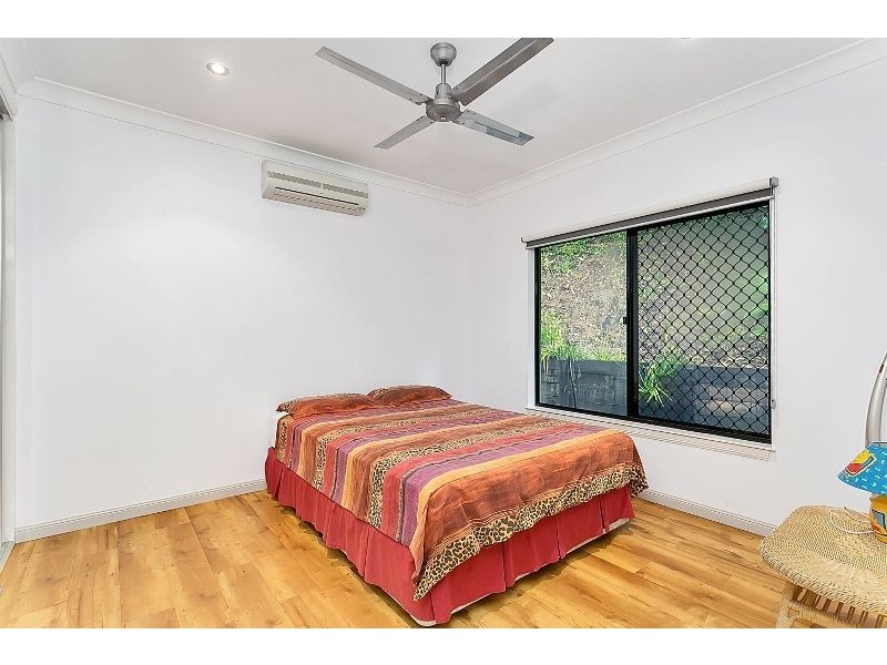 14 Cambanora Place, Mooroobool QLD 4870