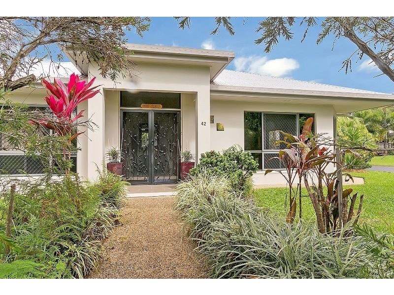 42 Iridescent Close, Trinity Park QLD 4879