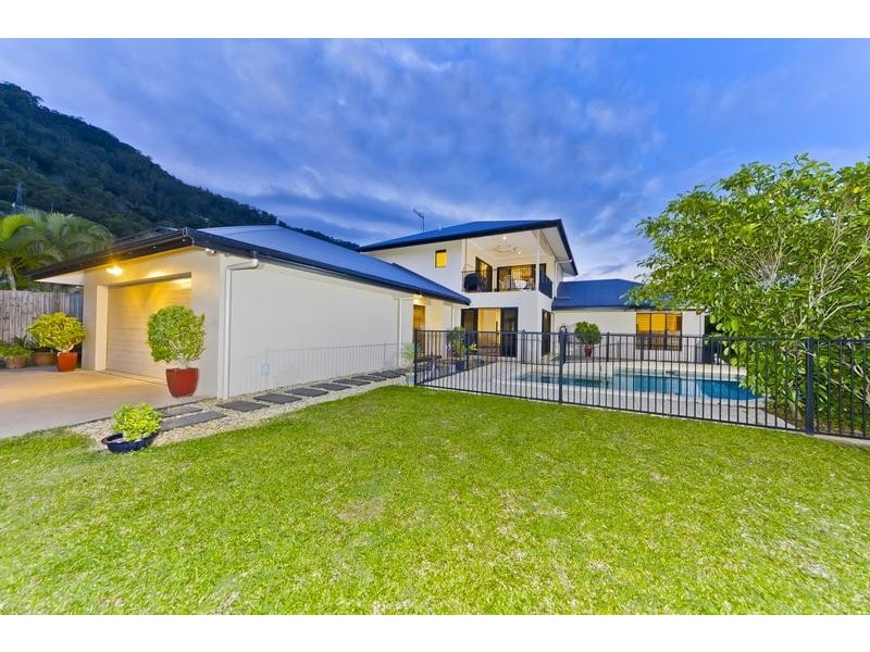 25 Pelling Close, Kanimbla QLD 4870