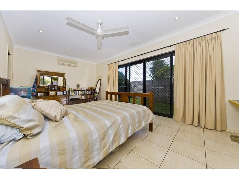 25 Pelling Close, Kanimbla QLD 4870