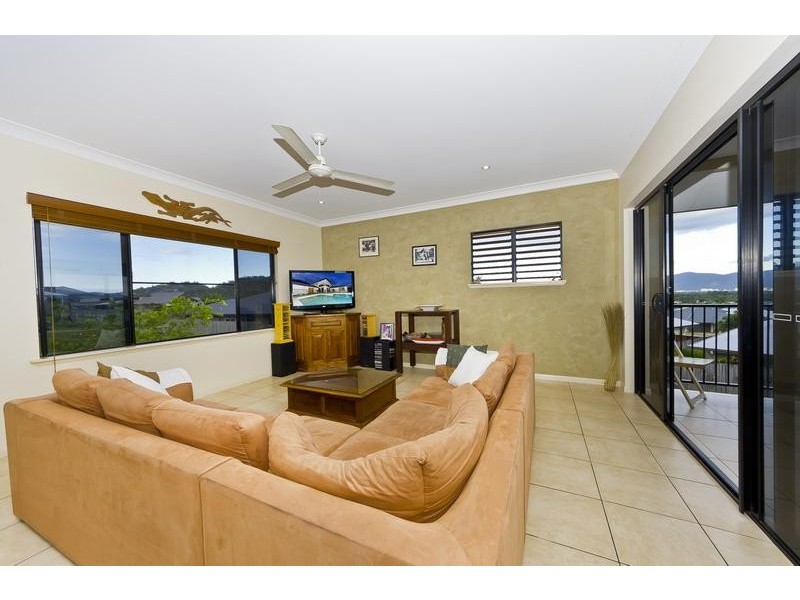 25 Pelling Close, Kanimbla QLD 4870