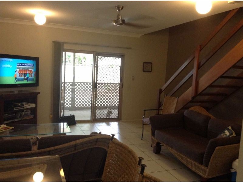 2/3 Miles Street, Manoora QLD 4870