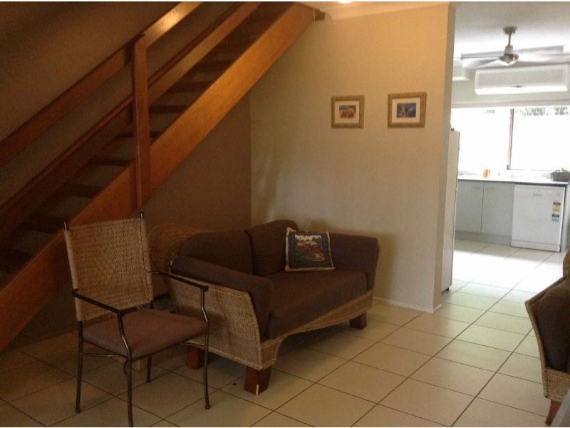 2/3 Miles Street, Manoora QLD 4870