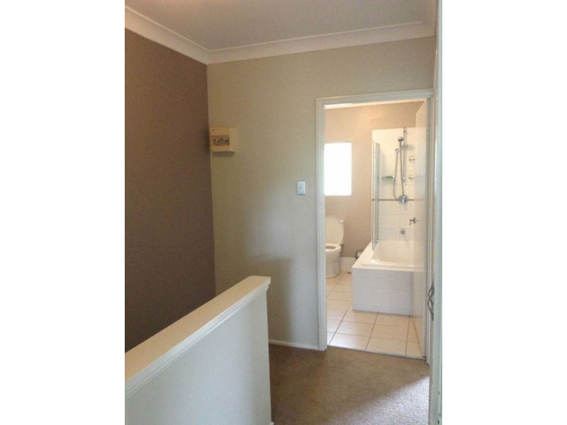 2/3 Miles Street, Manoora QLD 4870