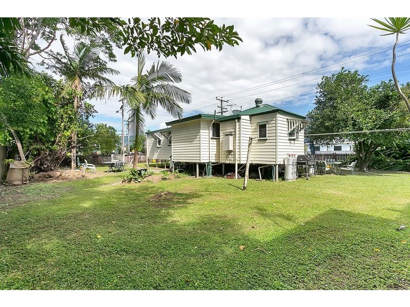 40-42 Mayers Street, Manunda QLD 4870
