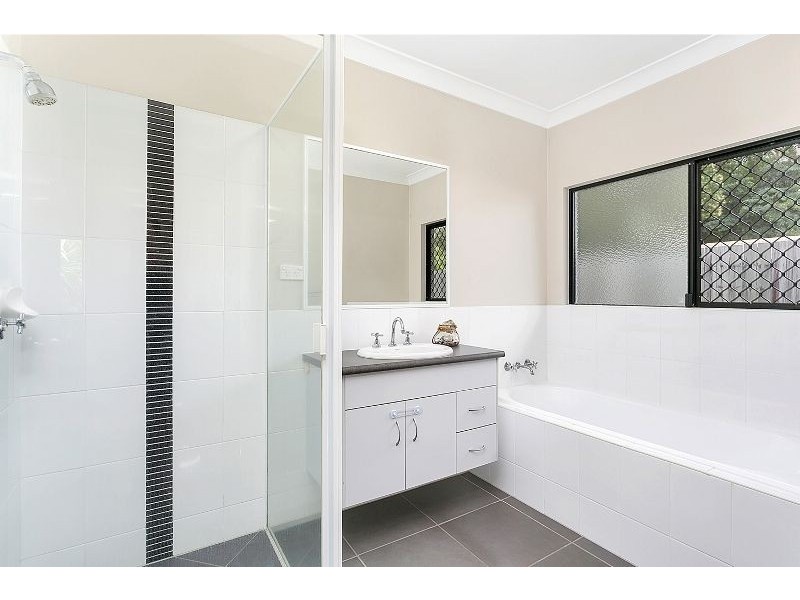 4 Petrie Close, Kewarra Beach QLD 4879
