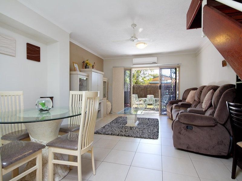 2/5 Charlotte Close, Woree QLD 4868
