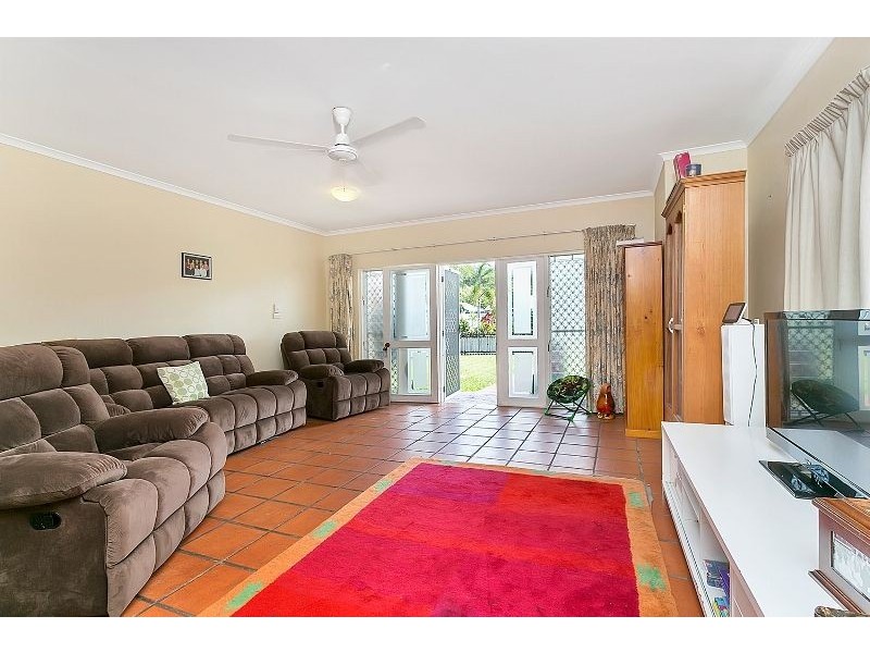 16 Ireland Crescent, Whitfield QLD 4870