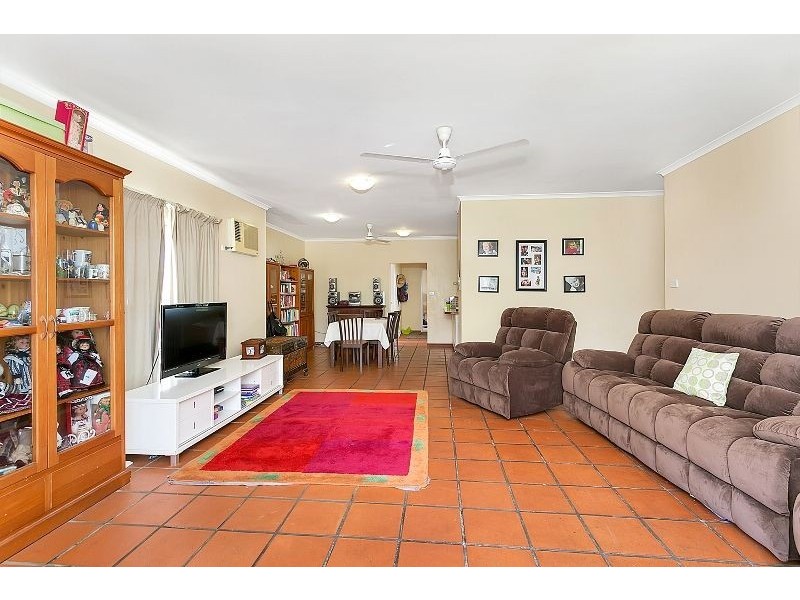16 Ireland Crescent, Whitfield QLD 4870