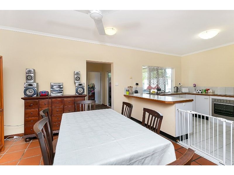 16 Ireland Crescent, Whitfield QLD 4870