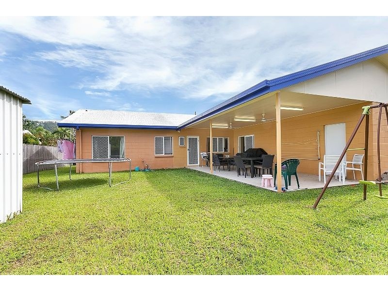 16 Ireland Crescent, Whitfield QLD 4870