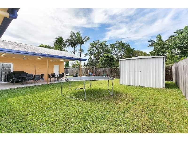 16 Ireland Crescent, Whitfield QLD 4870