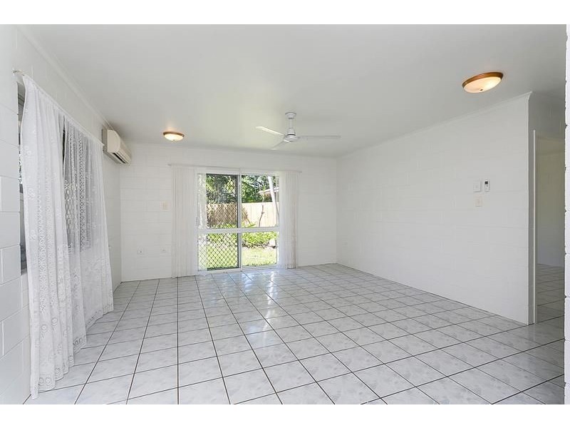 1/28-30 Bouganvillea Street, Holloways Beach QLD 4878