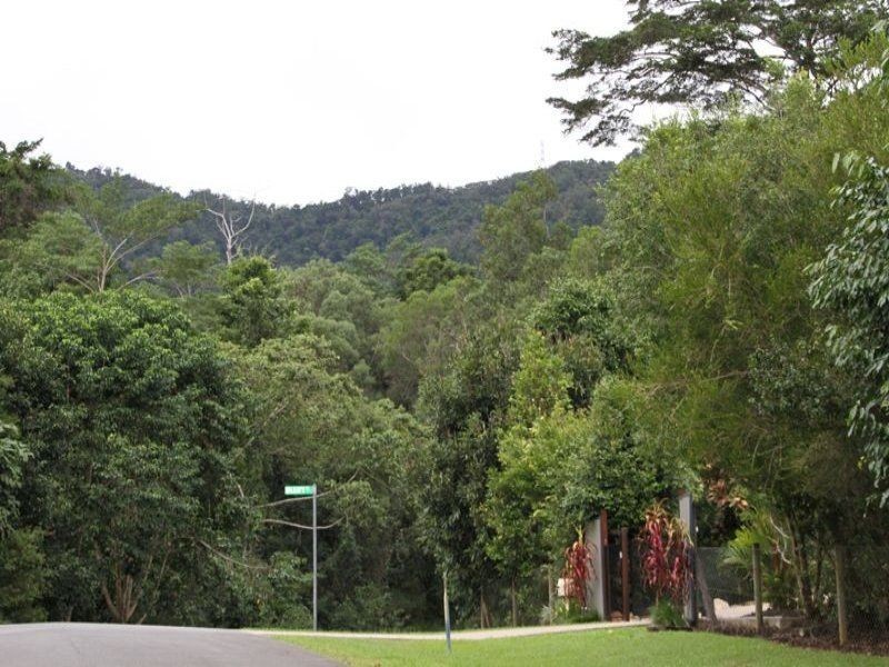 2-4 Frond Close, Redlynch QLD 4870