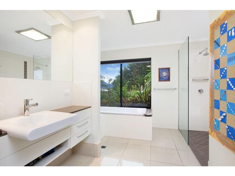 3 Riverview Close, Freshwater QLD 4870
