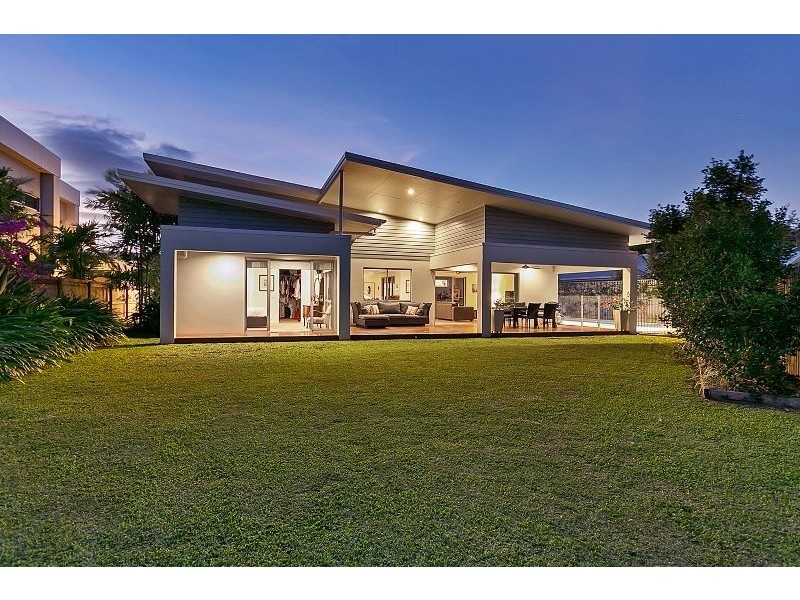 7 Lagoon Drive, Trinity Beach QLD 4879