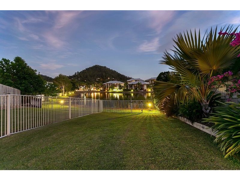 7 Lagoon Drive, Trinity Beach QLD 4879
