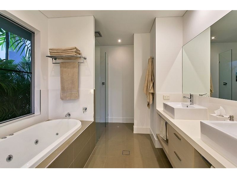 7 Lagoon Drive, Trinity Beach QLD 4879