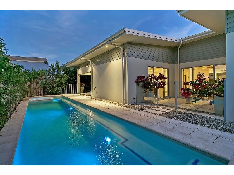 7 Lagoon Drive, Trinity Beach QLD 4879