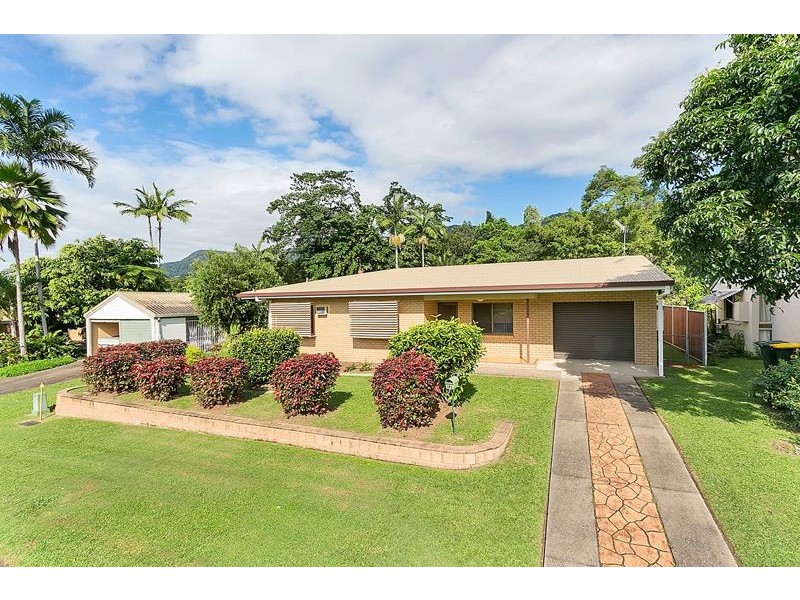 17 Hadrian Avenue, Mooroobool QLD 4870