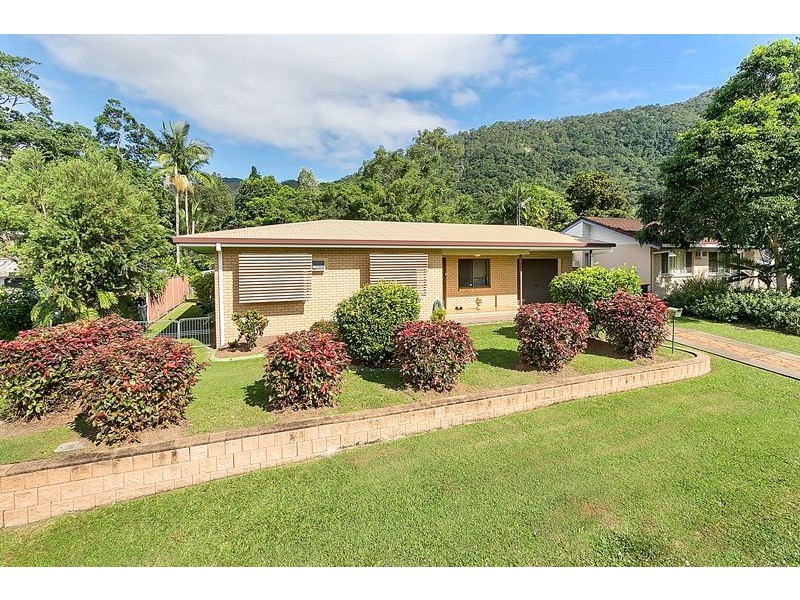 17 Hadrian Avenue, Mooroobool QLD 4870