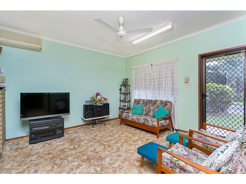 17 Hadrian Avenue, Mooroobool QLD 4870