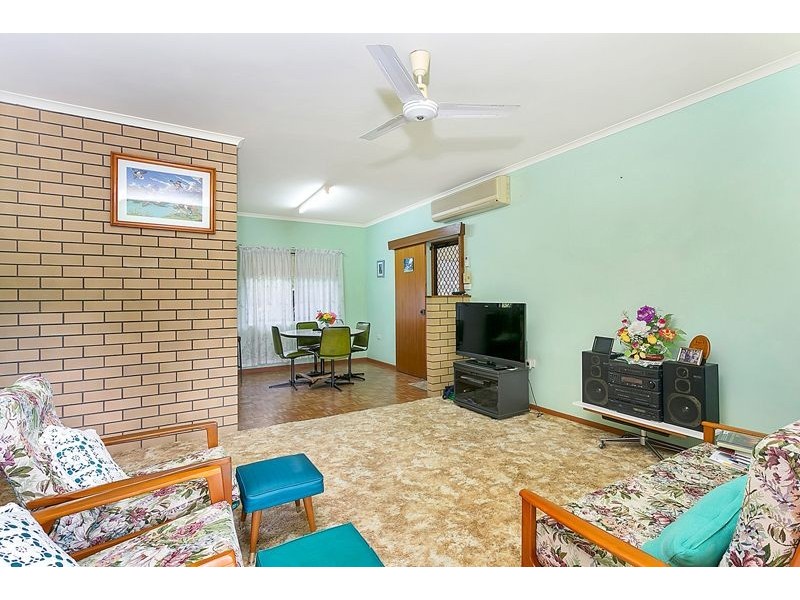17 Hadrian Avenue, Mooroobool QLD 4870