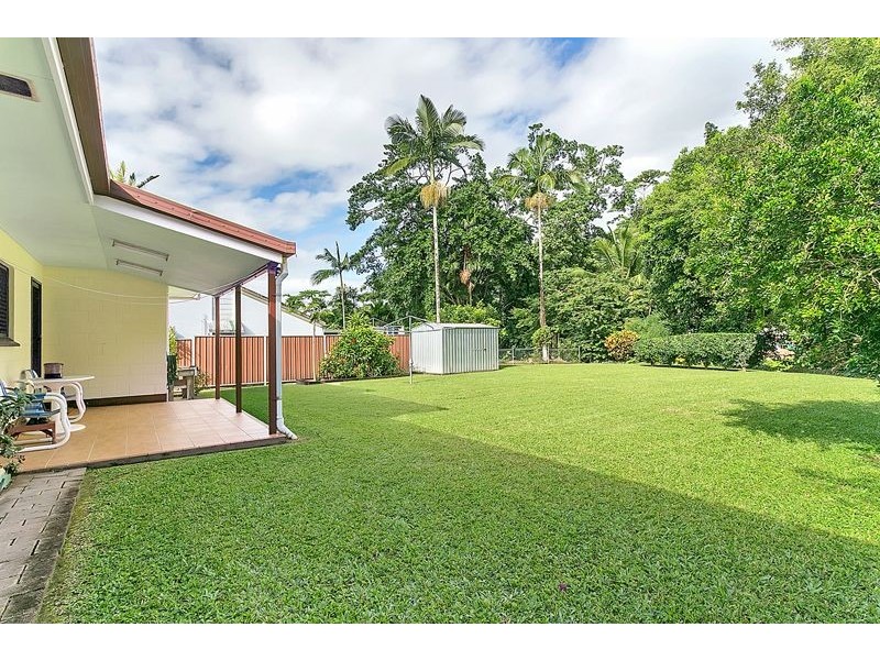 17 Hadrian Avenue, Mooroobool QLD 4870
