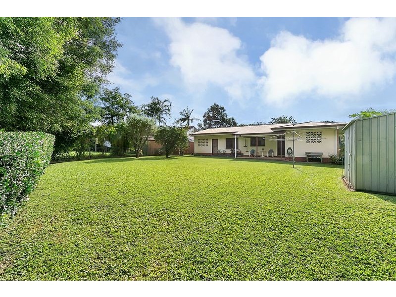 17 Hadrian Avenue, Mooroobool QLD 4870