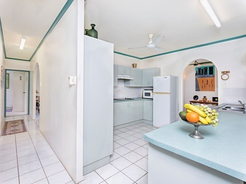 5 Wedelia Court, Mooroobool QLD 4870